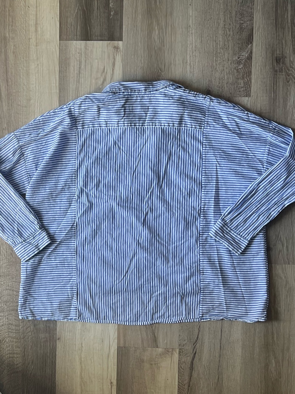 ME+EM Lightweight Cropped Boxy Button Down Shirt Blue Stripe size 10 - Picture 10 of 10